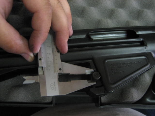 Measuring the mag release button